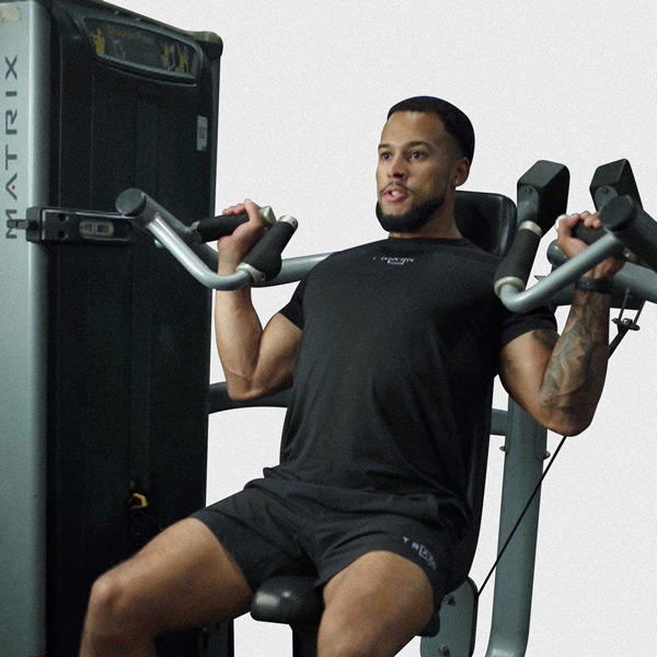Machine Shoulder Press - Exercise Guide | Motra