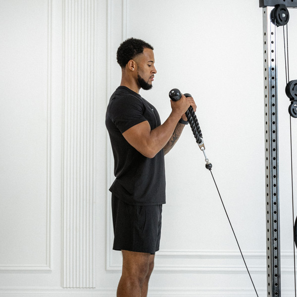 Cable Rope Bicep Curl - Exercise Guide | Motra